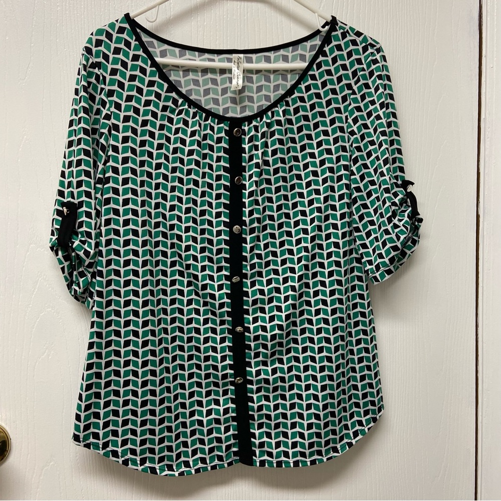 ☃️ Womens PerSeption Concept Medium top. Beautiful mint green!